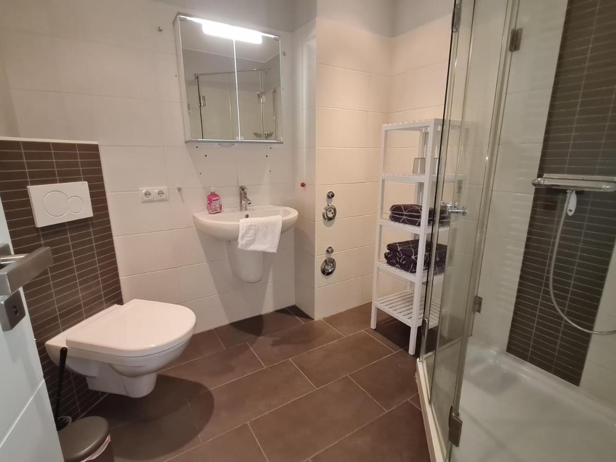 Wohnung Fleethoern - Zentral, Ruhig, Mit Parkplatz Und Balkon Kiel Kültér fotó